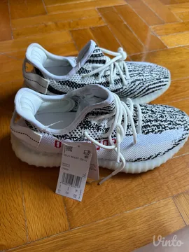 Adidas yeezy 350 patike (38 i 40.5) - Akcija na stanju