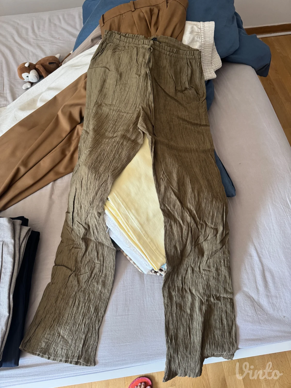 Zara zelene pantalone