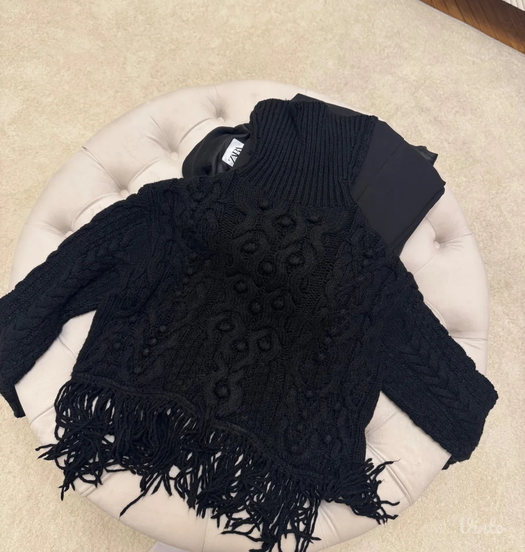 Crni dzemper sa resama zara