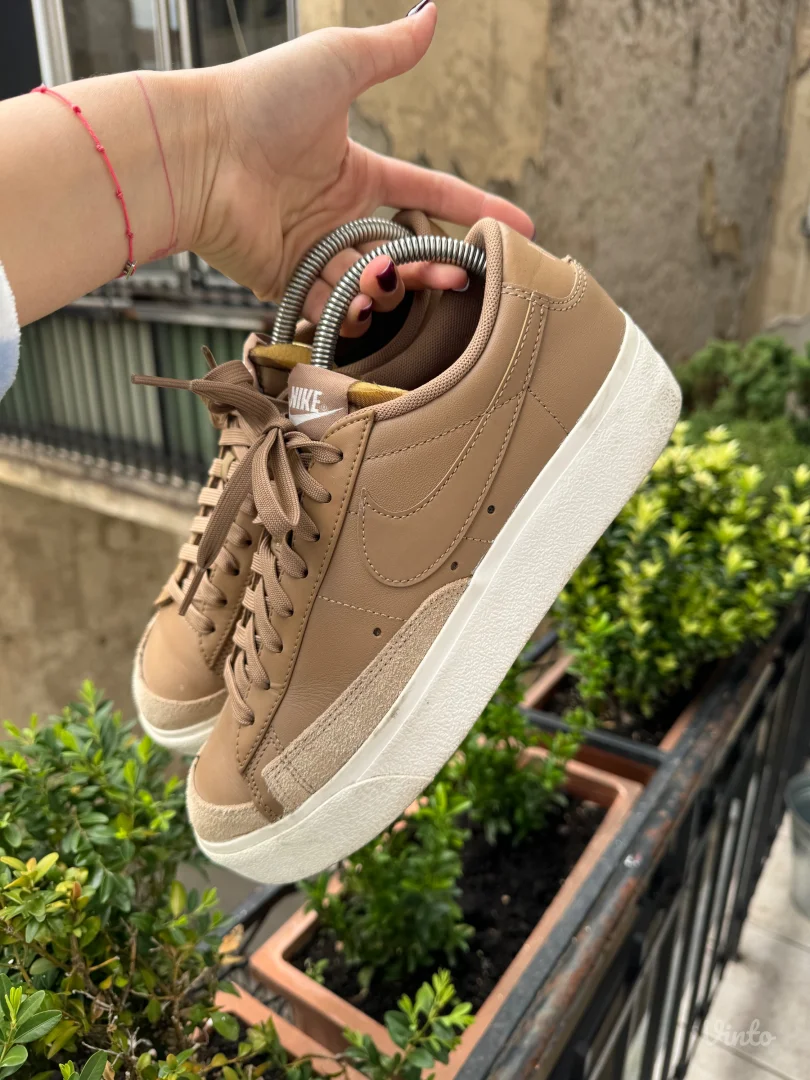 Braon kozne Nike patike