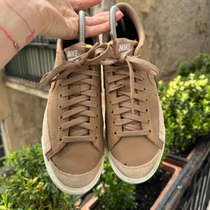 Braon kozne Nike patike