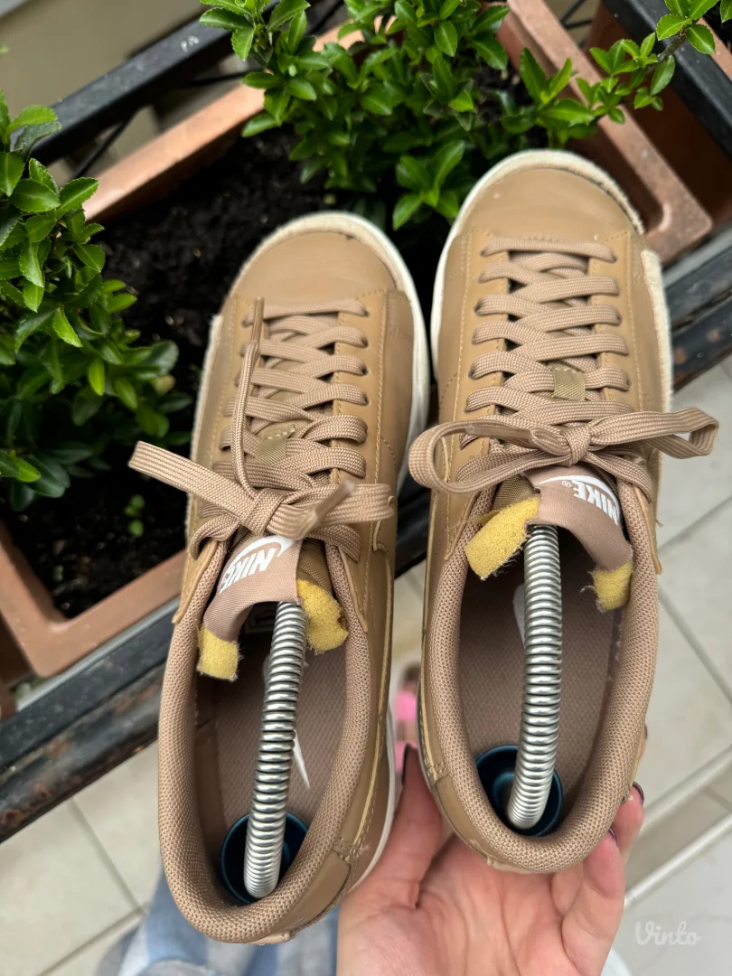 Braon kozne Nike patike