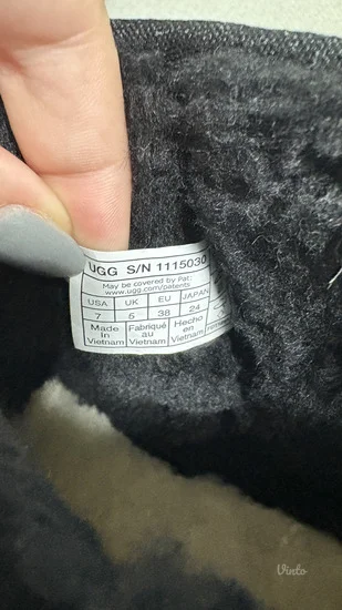 UGG cizme nove br.38