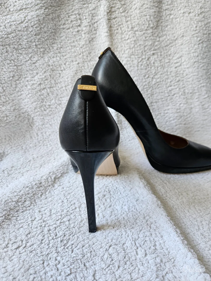 Calvin Klein salonke