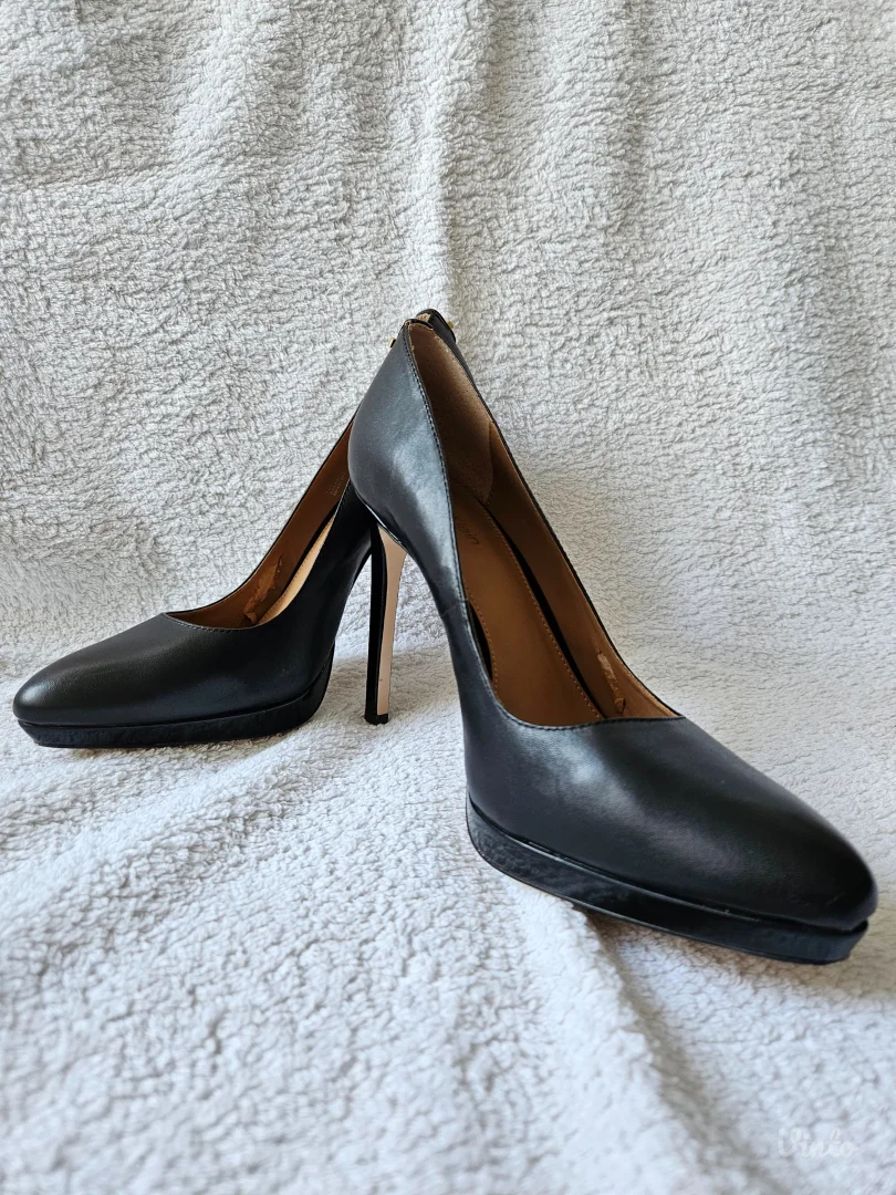 Calvin Klein salonke