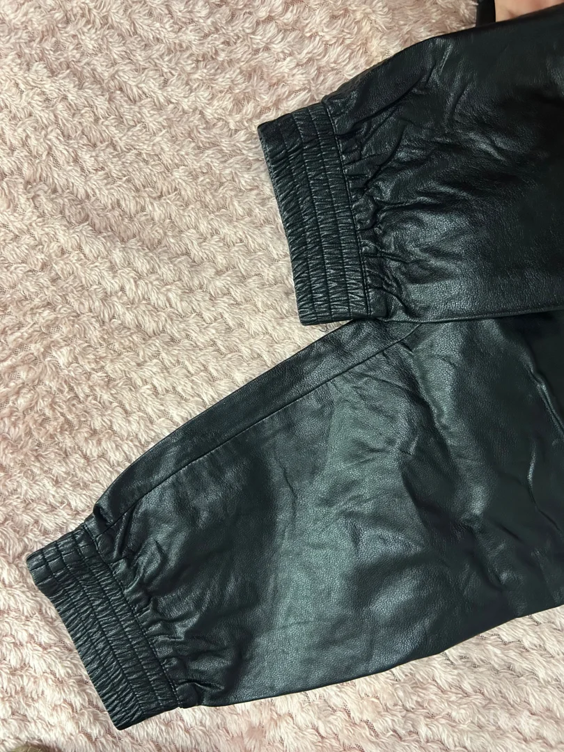 Kozne pantalone crne