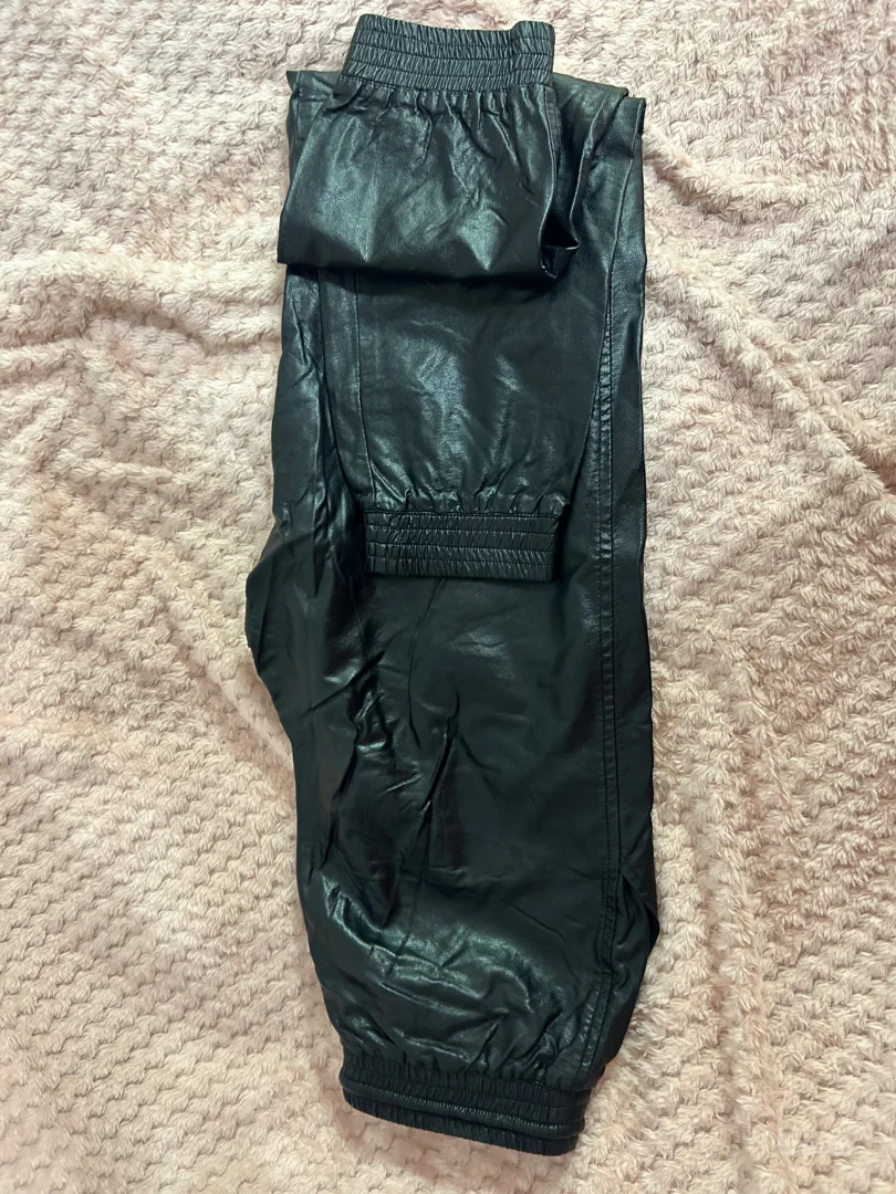 Kozne pantalone crne