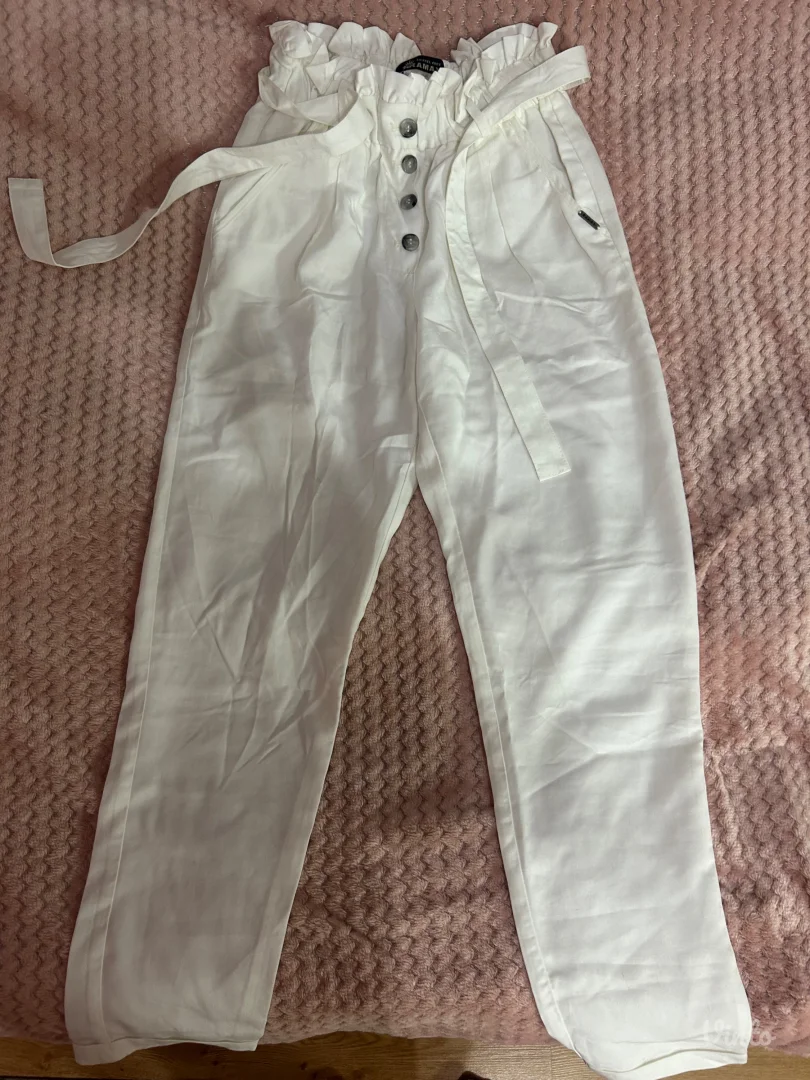 Ramax bele pantalone