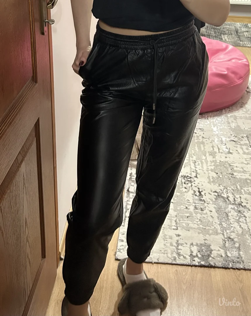 Kozne pantalone crne