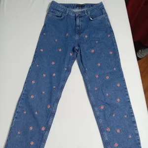 Lcw farmerke sa ružicama