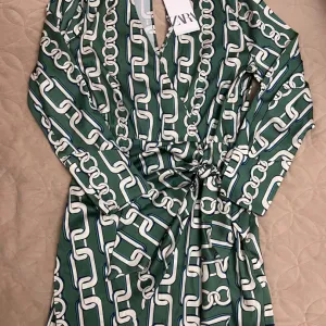 Zara haljina, nova sa etiketom