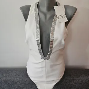 NOVO Predivan ZARA body
