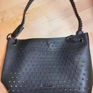 Tiffany maslinasta torba sa nitnama