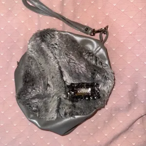 Katrin torbica/neseser