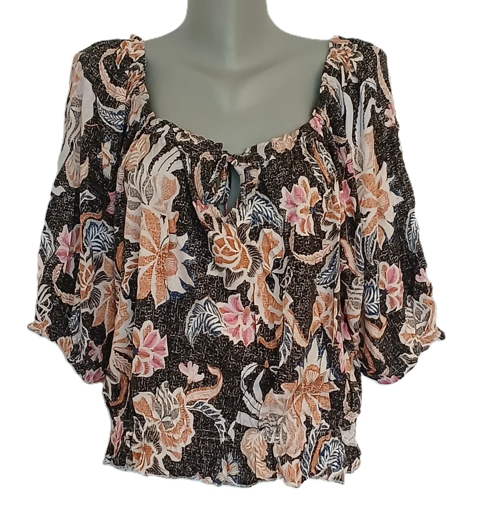 Prelepa cvetna bluza