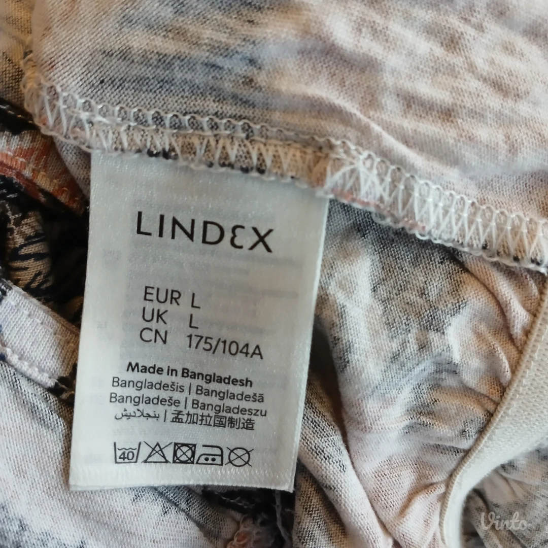 Prelepa cvetna bluza