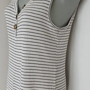 Letnja majica na bretele