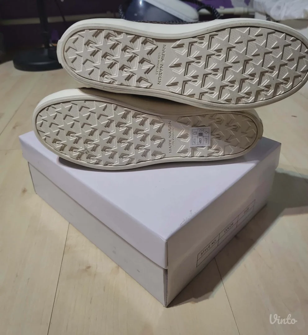 Skechers by mark Nason