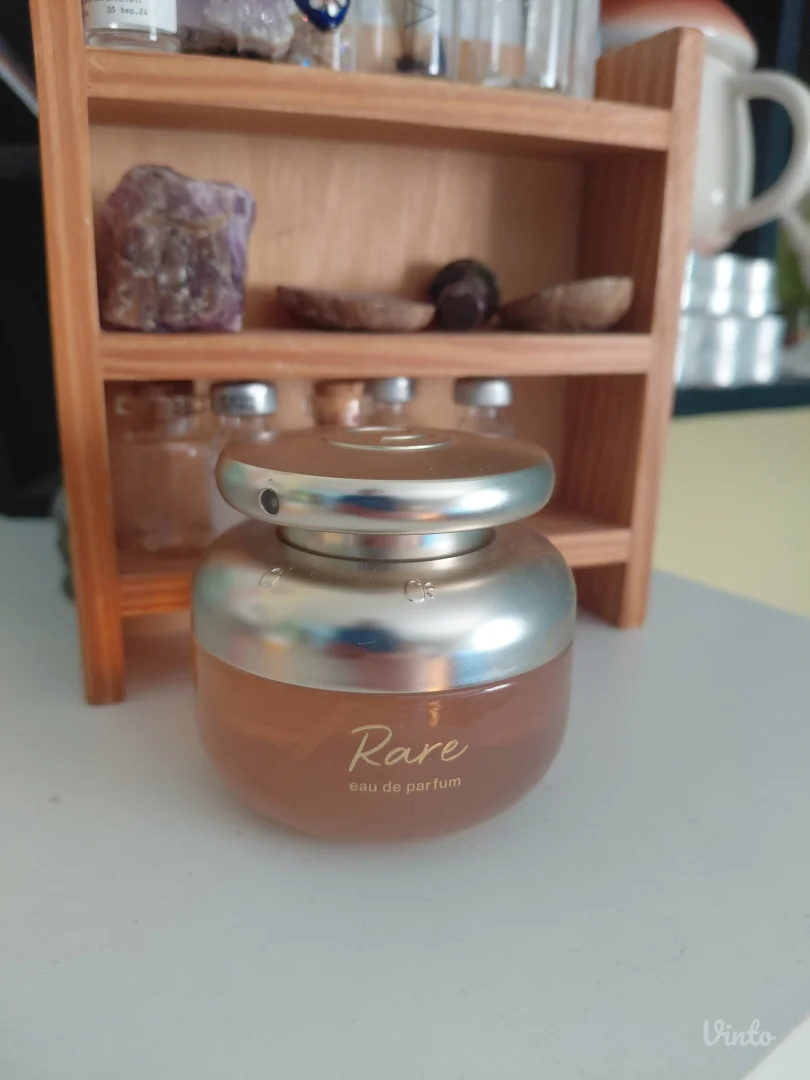 Rare Beauty parfem