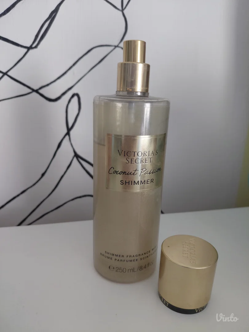 Victoria's Secret Coconut Passion mist za telo