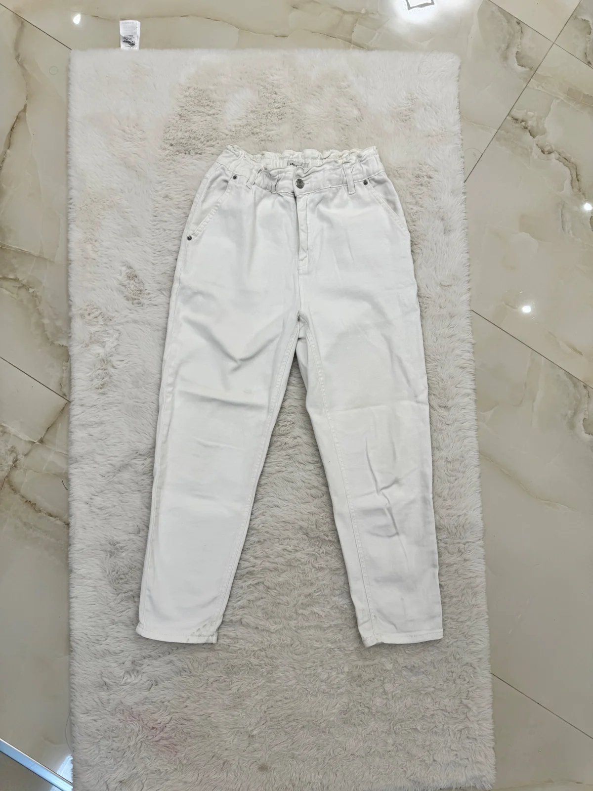 Bele pantalone