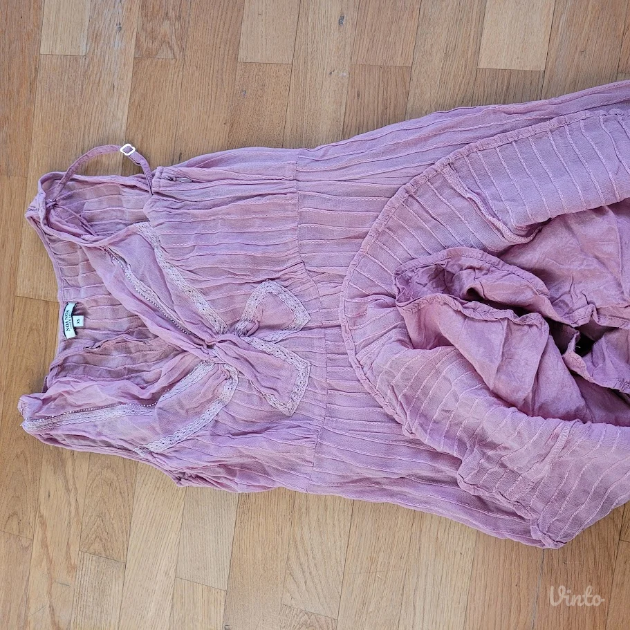 Roza romanticna haljina