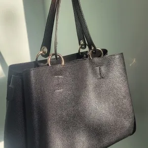 Meli melo crna kozna torba