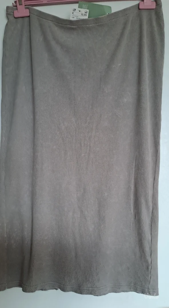 H&M rebrasta suknja