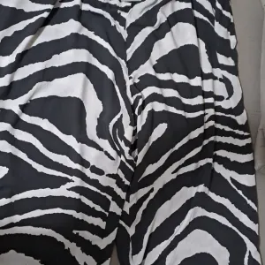 H&M pantalone 4XL