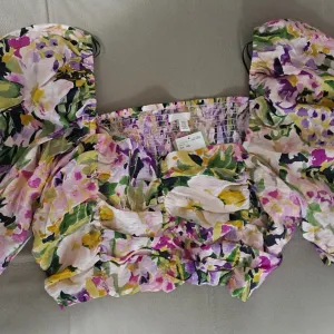H&M crop, nov sa etiketom