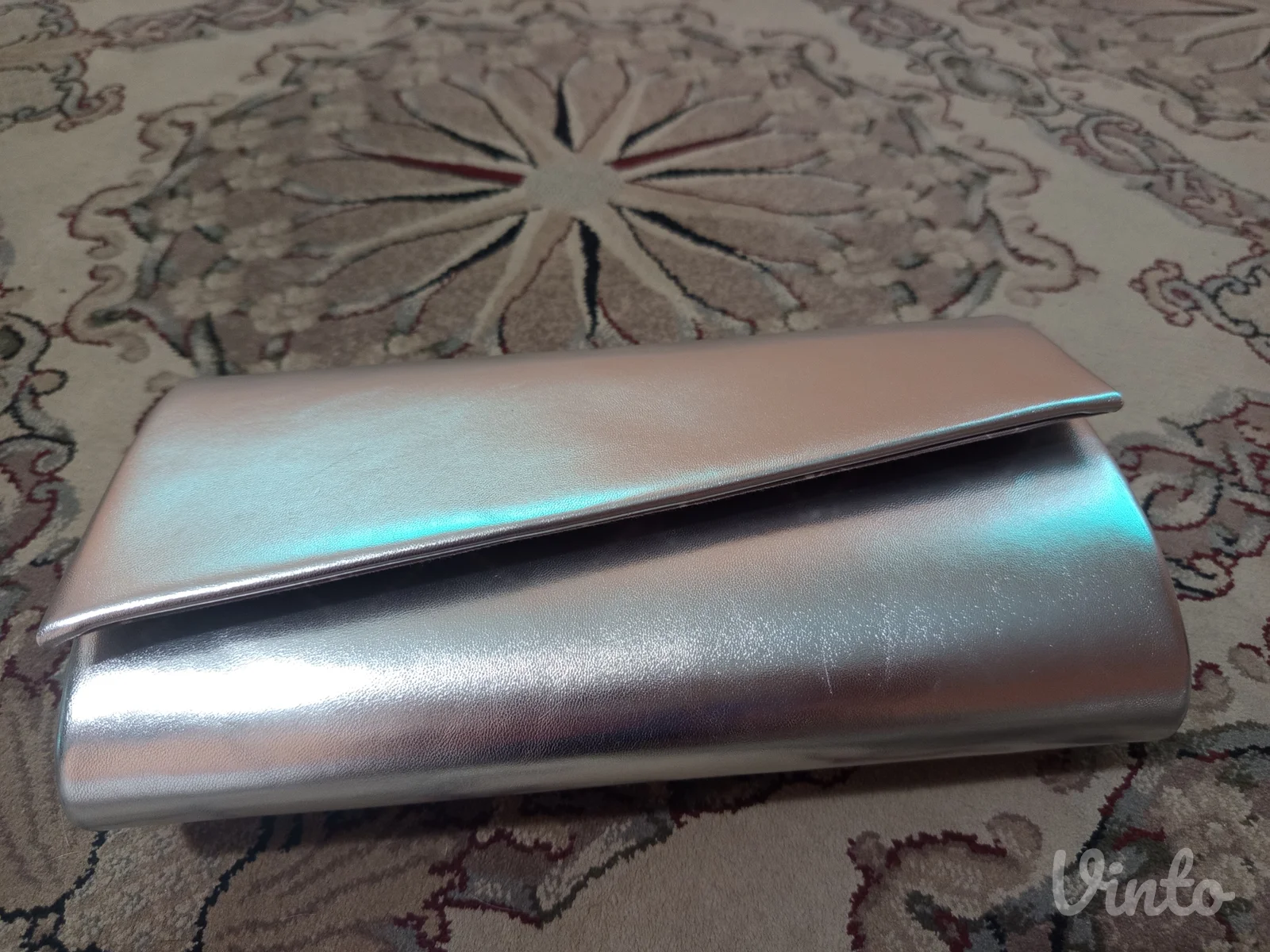 Clutch torbica Tamaris srebrna elegantna