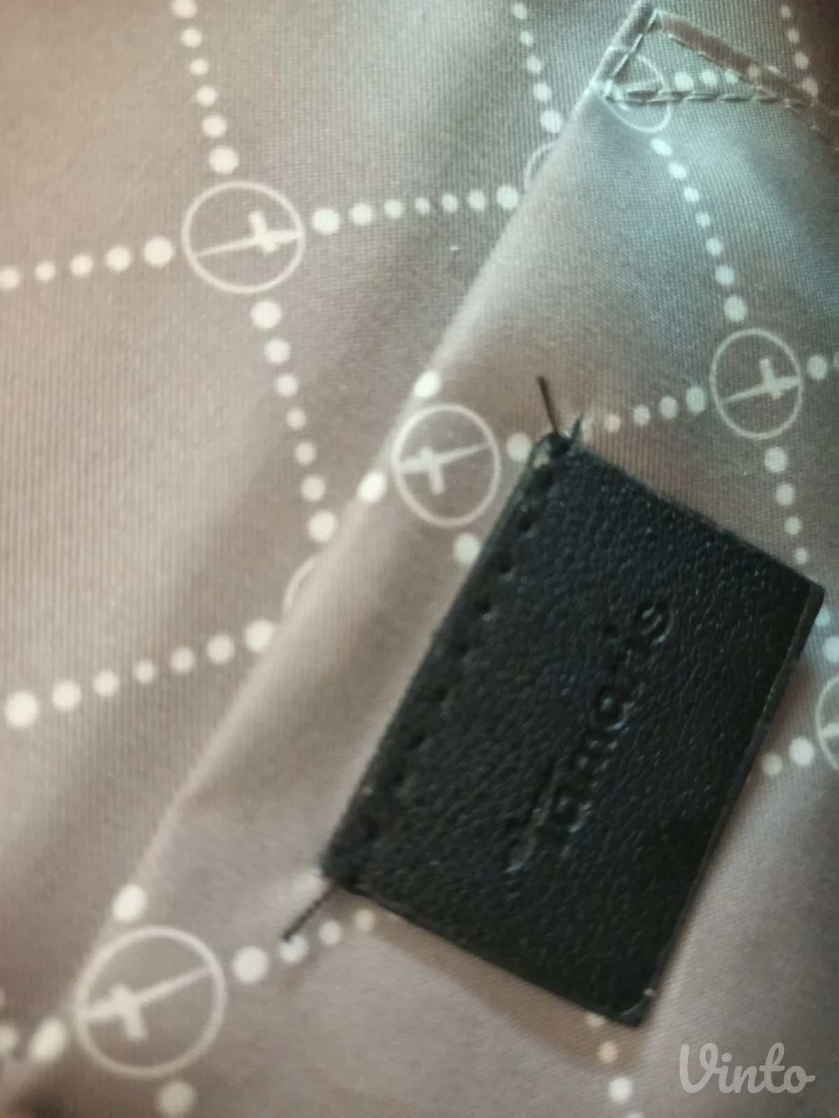 Clutch torbica Tamaris srebrna elegantna