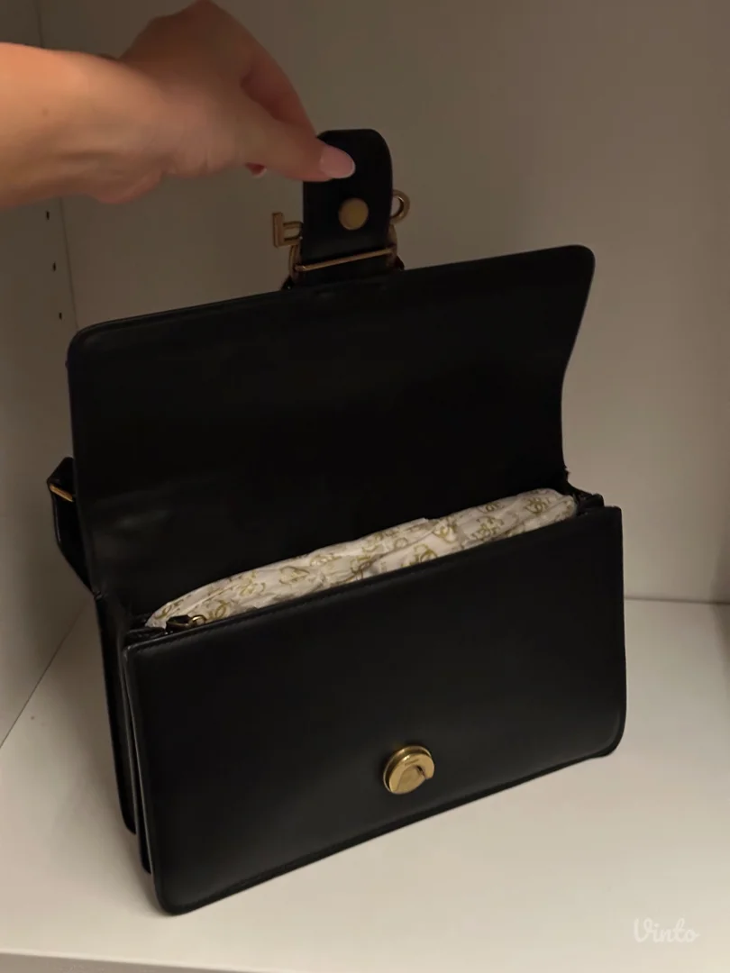 Pinko torbica top stanje