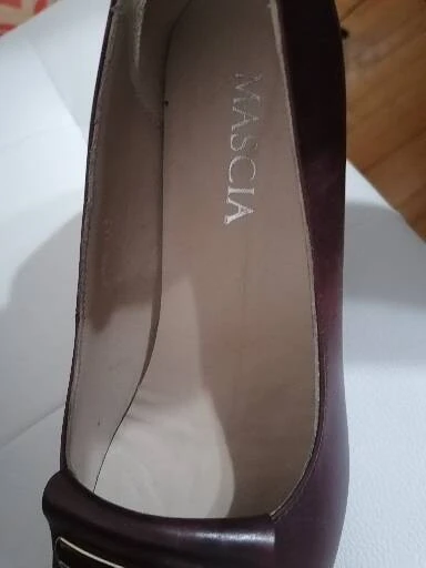 Mascia bordo cipele 100% koža novo 39