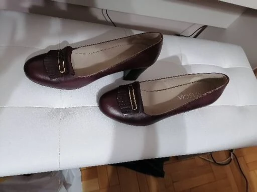 Mascia bordo cipele 100% koža novo 39