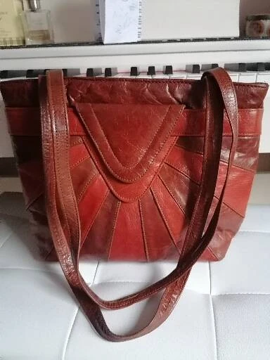Torba iz Tunisa od pečene kamilje kože kao nova