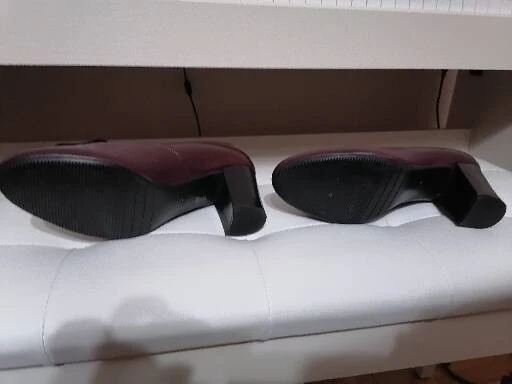 Mascia bordo cipele 100% koža novo 39