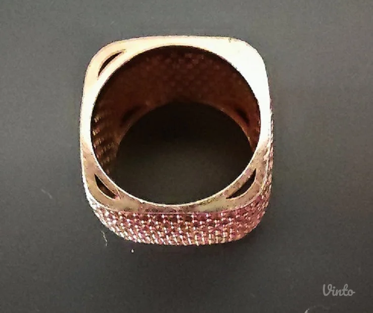 Četvrtasti srebrni prsten