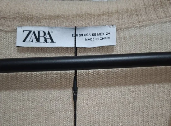 Zara dzemper-NOVO