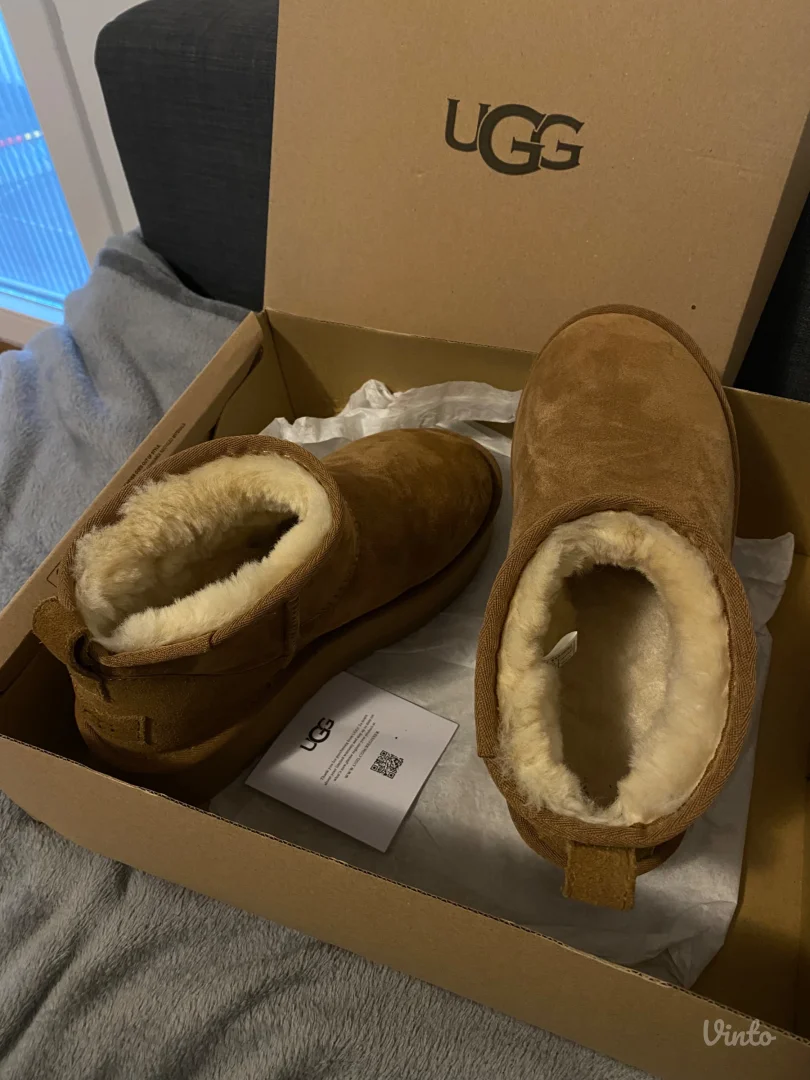 Ugg mini platform