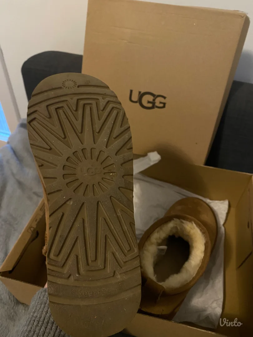 Ugg mini platform
