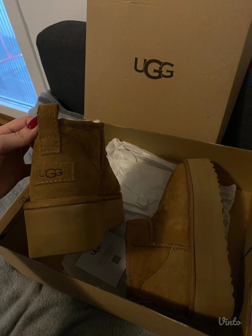 Ugg mini platform