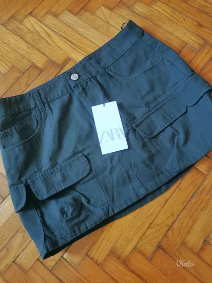 Zara maslinasta cargo mini suknja, vise odg za S