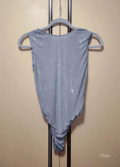 sa etiketom, Zara body sa kristalima M, moze S