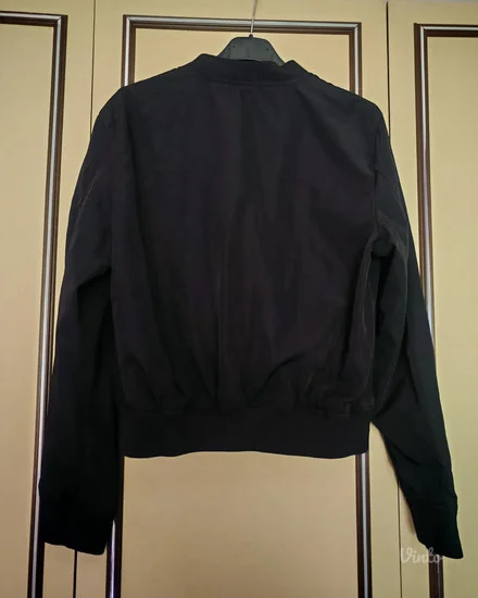 Bershka bomber jakna s
