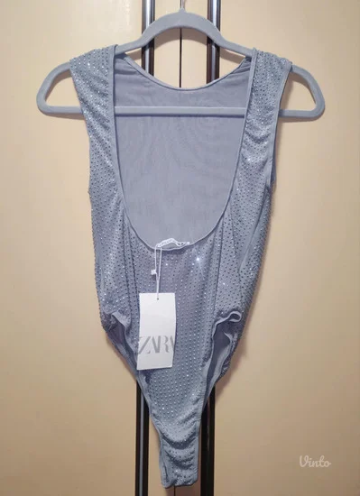 sa etiketom, Zara body sa kristalima M, moze S
