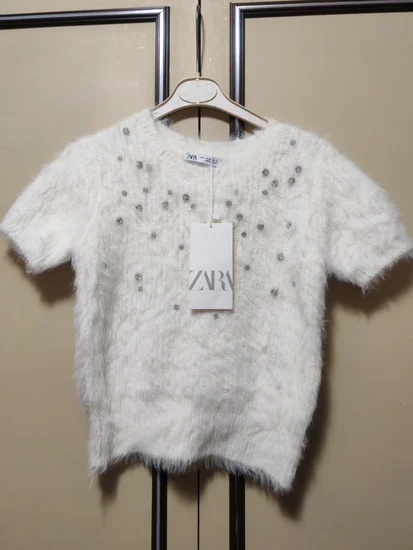 Zara cupavi dzeper sa kamencicima s/m
