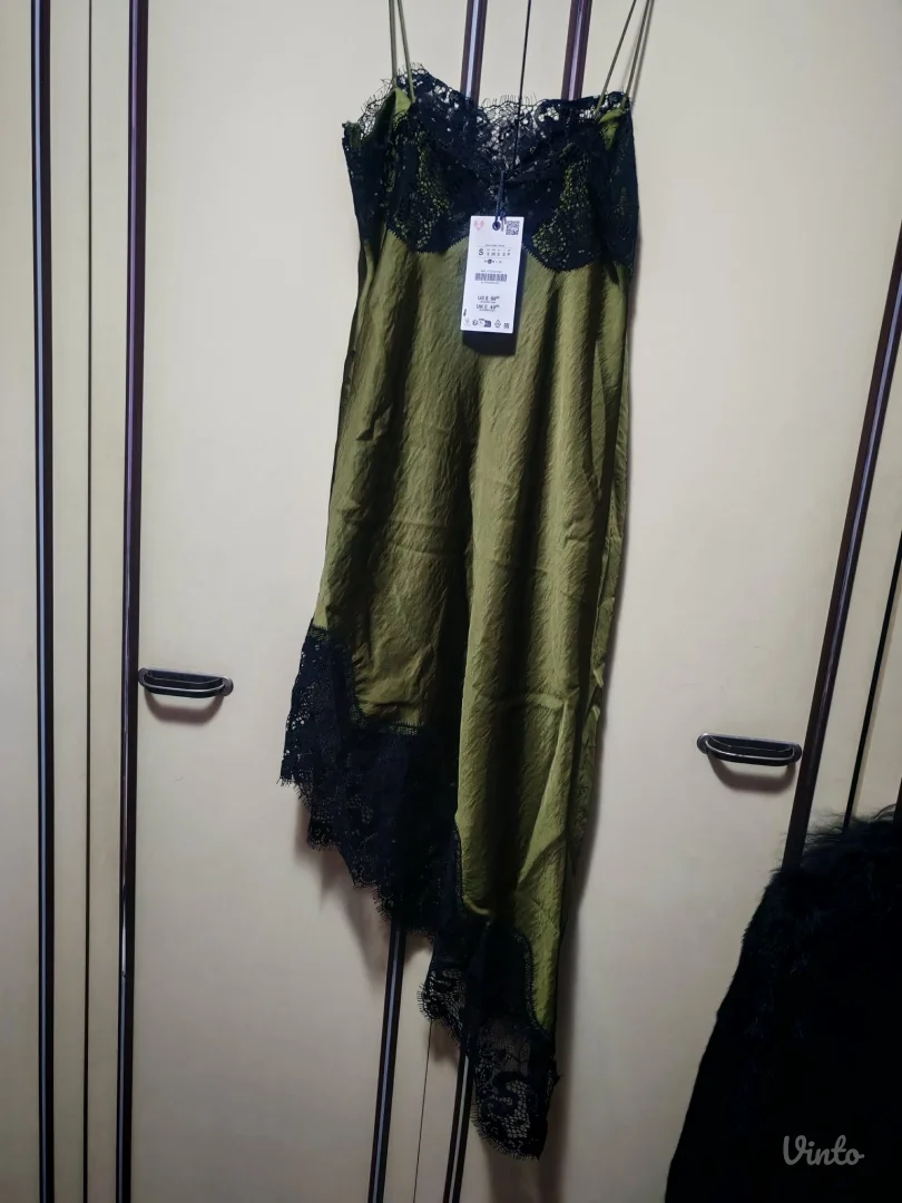 Zara asimetricna svilena maslinasta haljina sa cipkom s, slabiji M