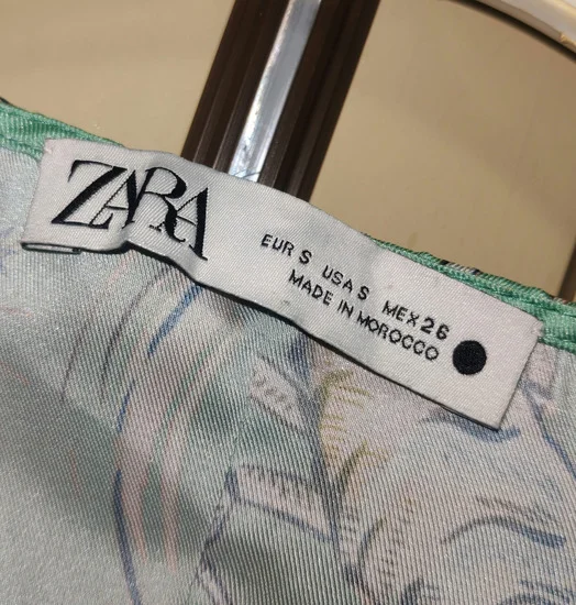 Zara satenski ogrtac haljina haljina s