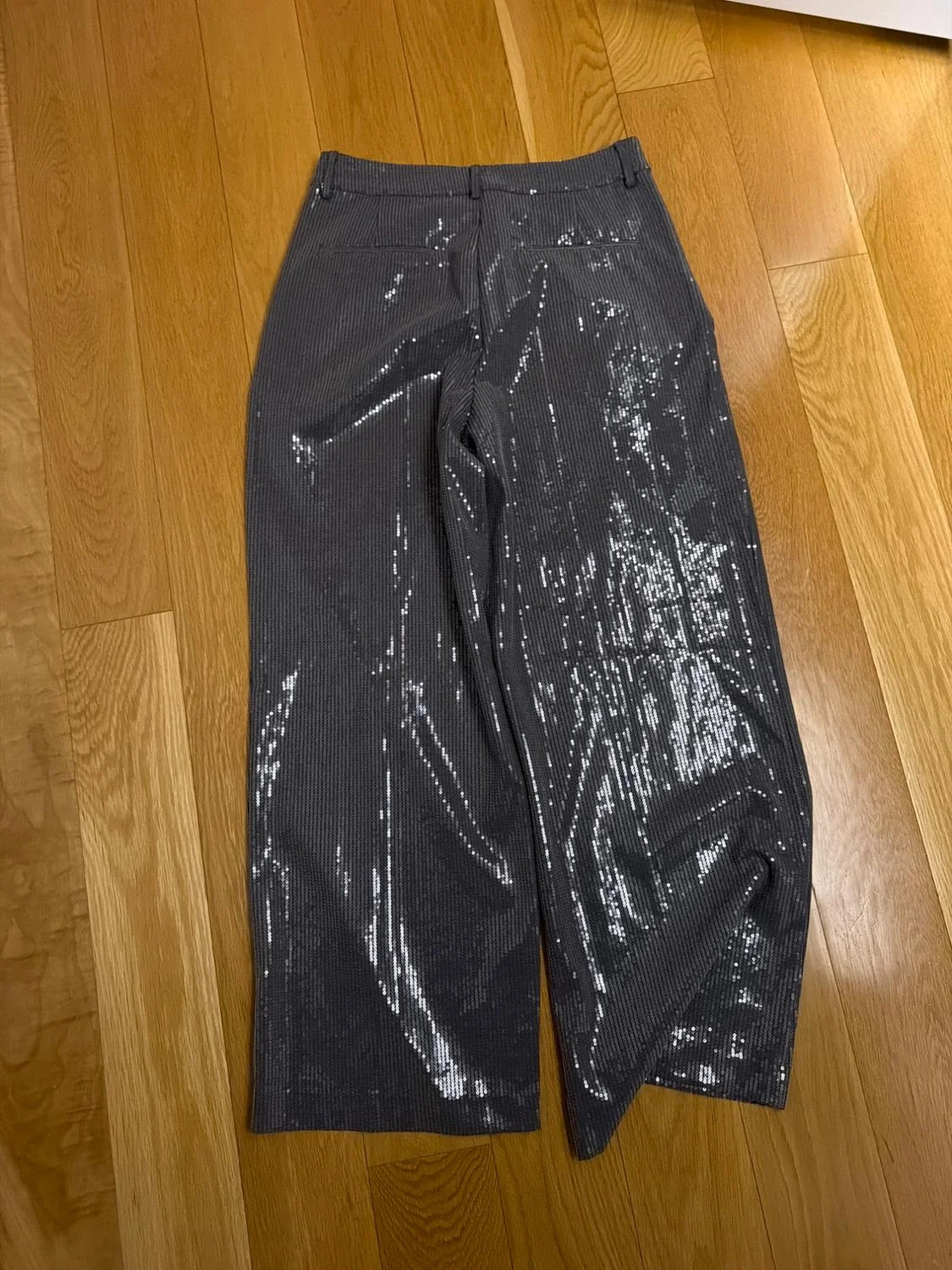 Zara poslovne pantalone sljokicave M